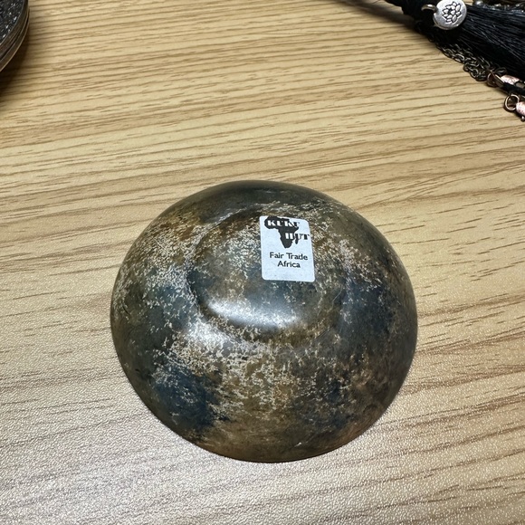 Soapstone Trinket Tray - Picture 3 of 3